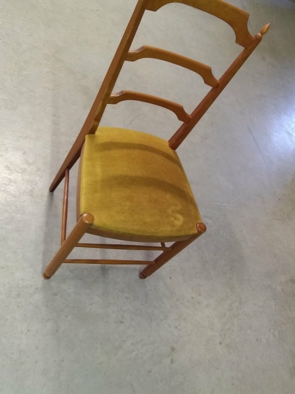 Chaise réparée