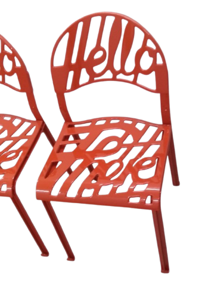 Mise en peinture chaise Artifort aprés sablage.