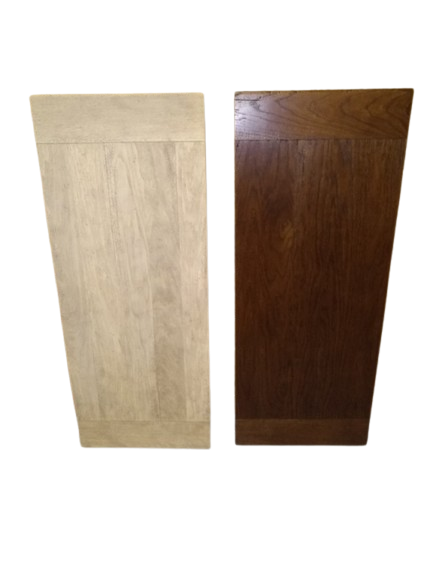 Table chêne massif foncé avec rallonge à éclaircir.